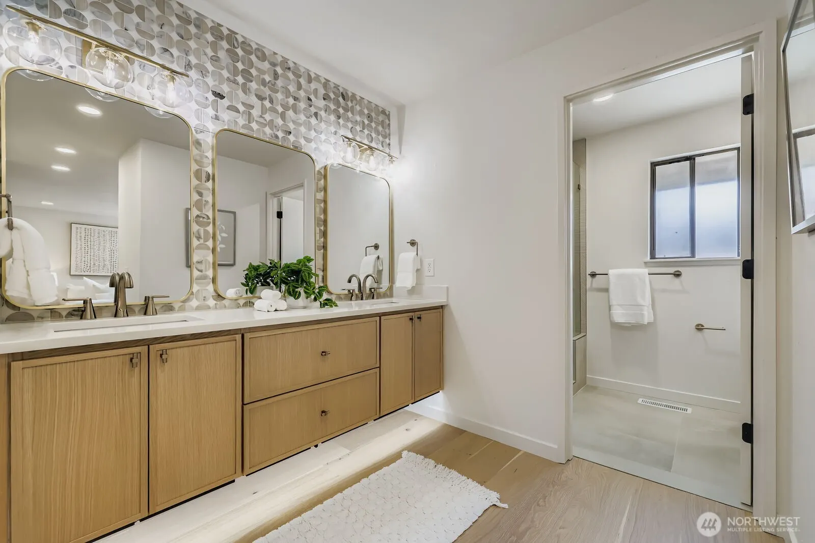 14208 NE 2nd Place , Bellevue, WA 98007