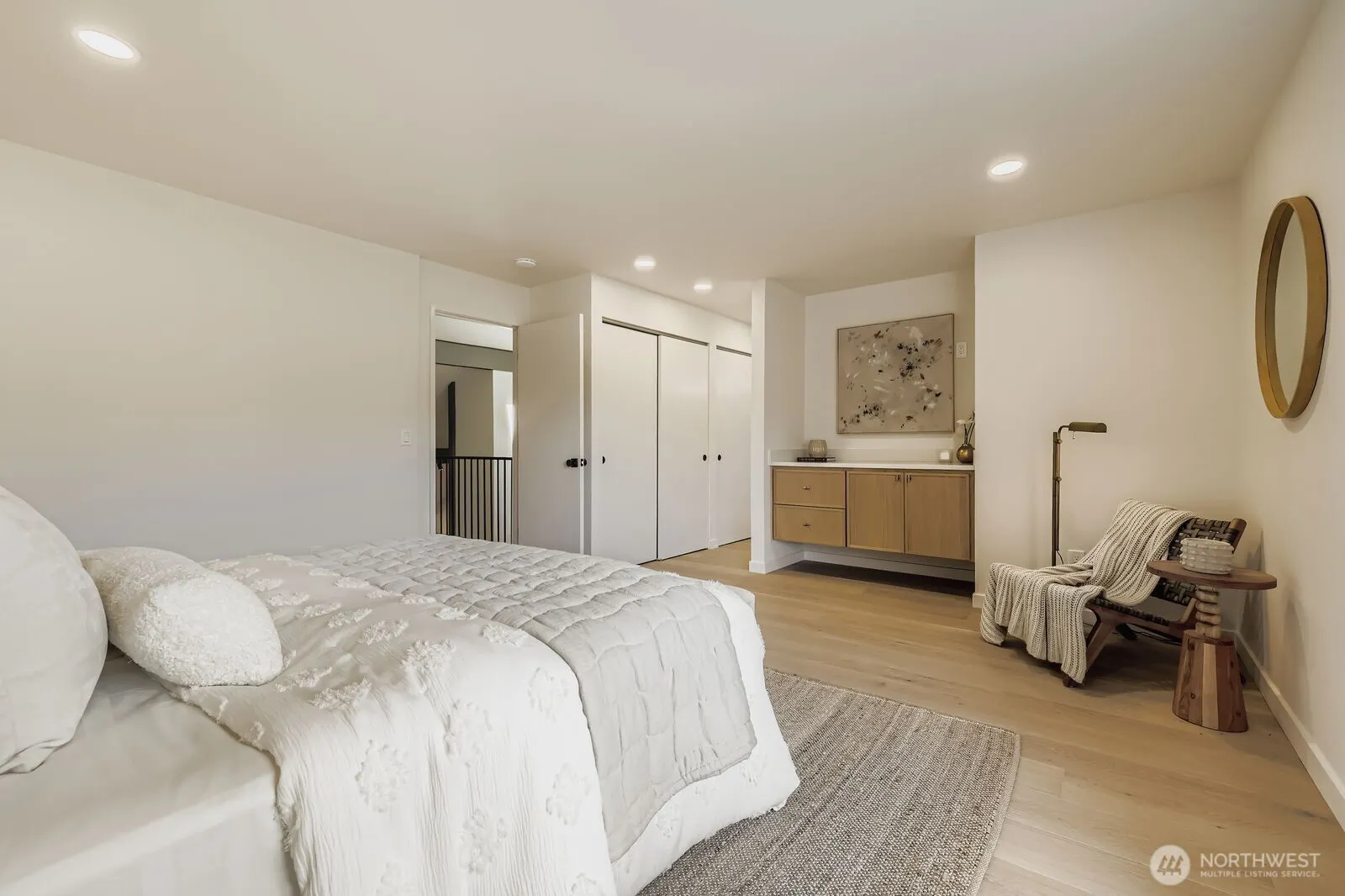 14208 NE 2nd Place , Bellevue, WA 98007