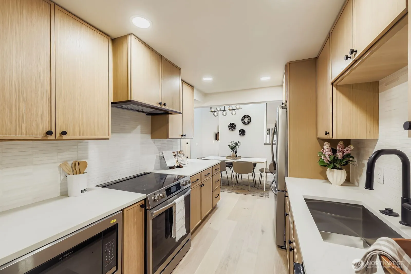 14208 NE 2nd Place , Bellevue, WA 98007