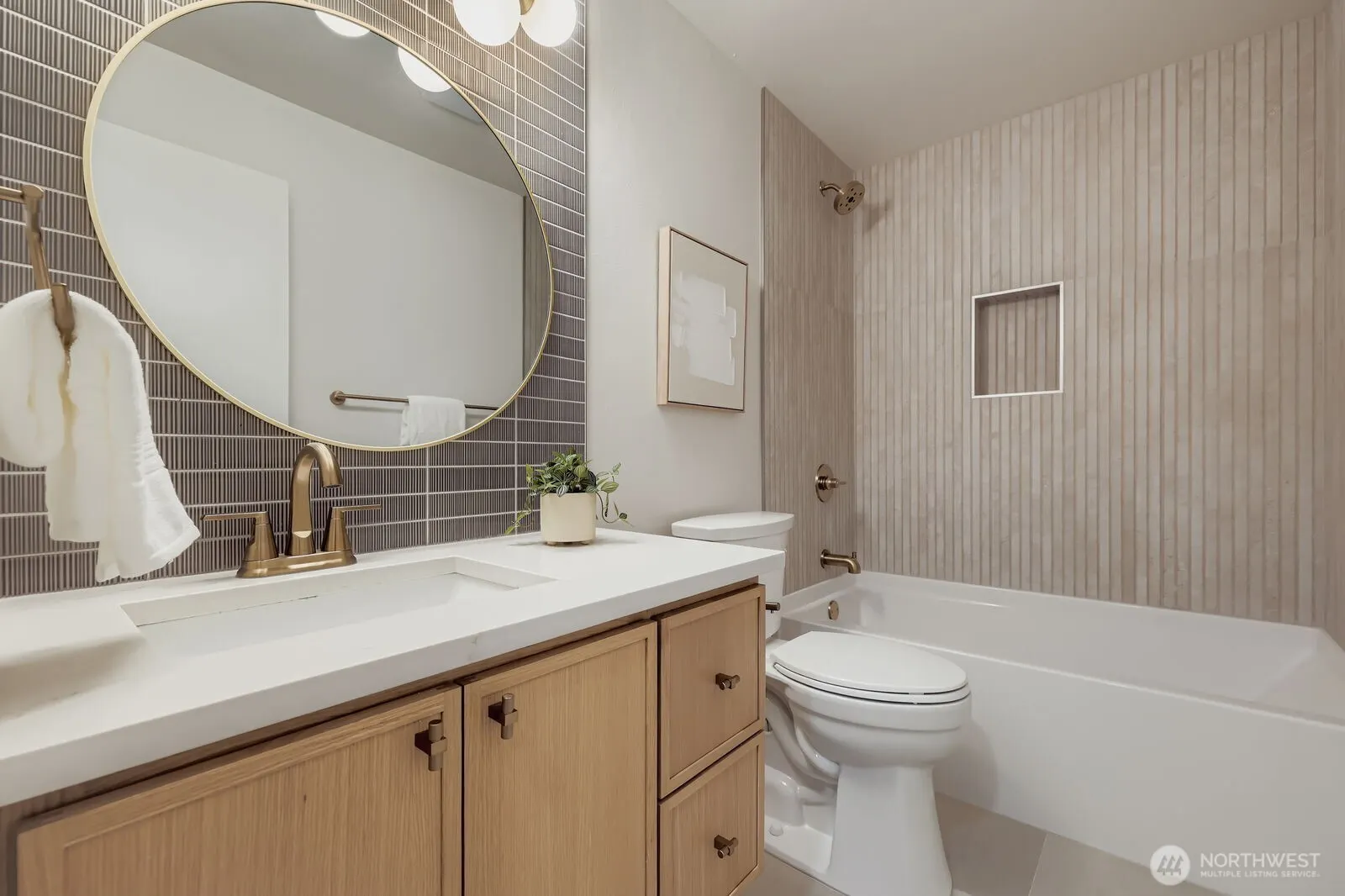14208 NE 2nd Place , Bellevue, WA 98007
