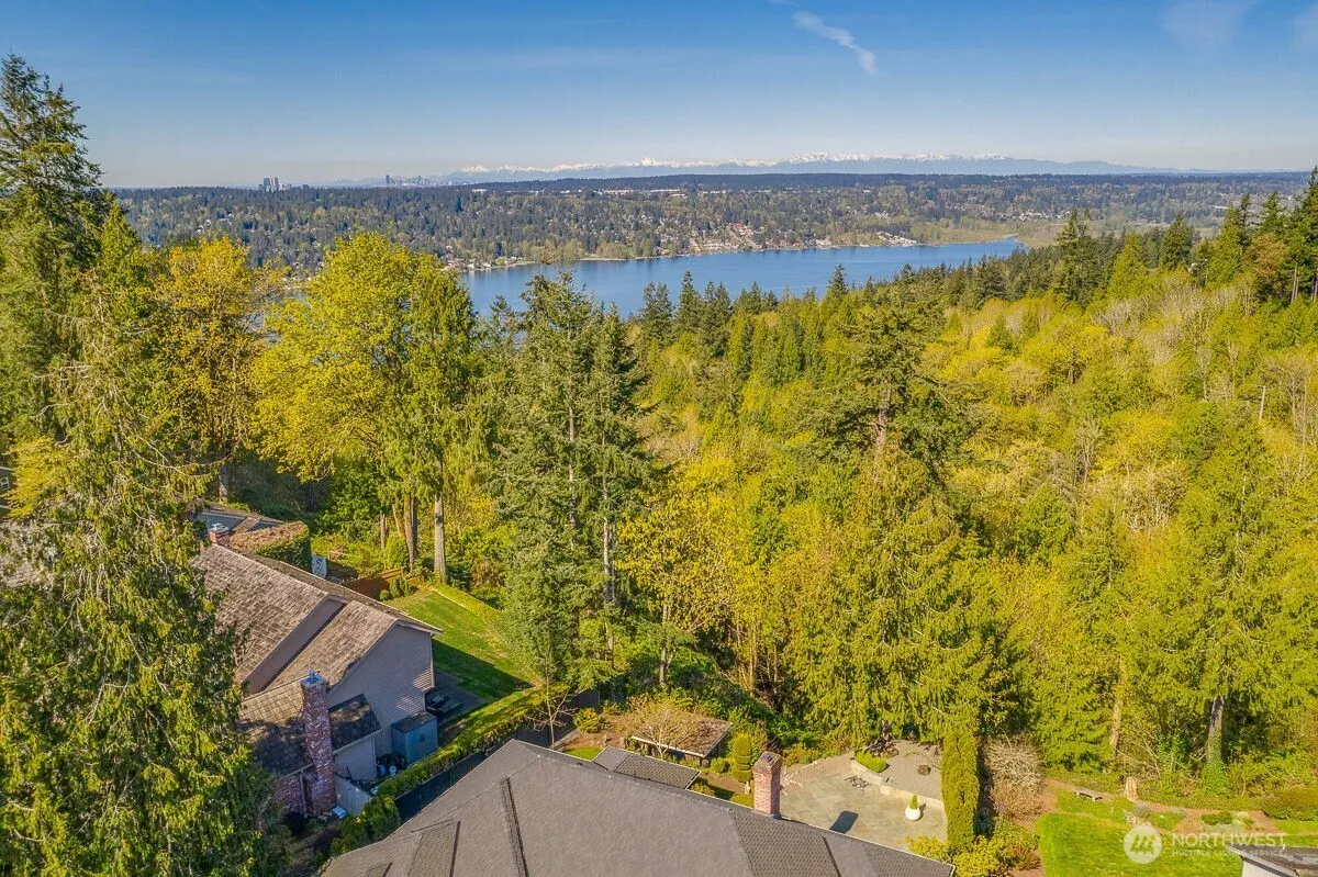 20230 NE 38th Court , Sammamish, WA 98074