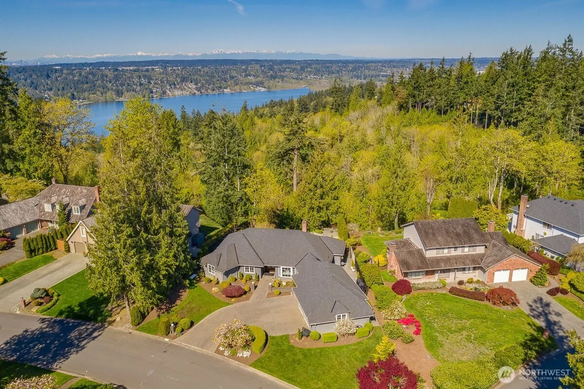 20230 NE 38th Court , Sammamish, WA 98074
