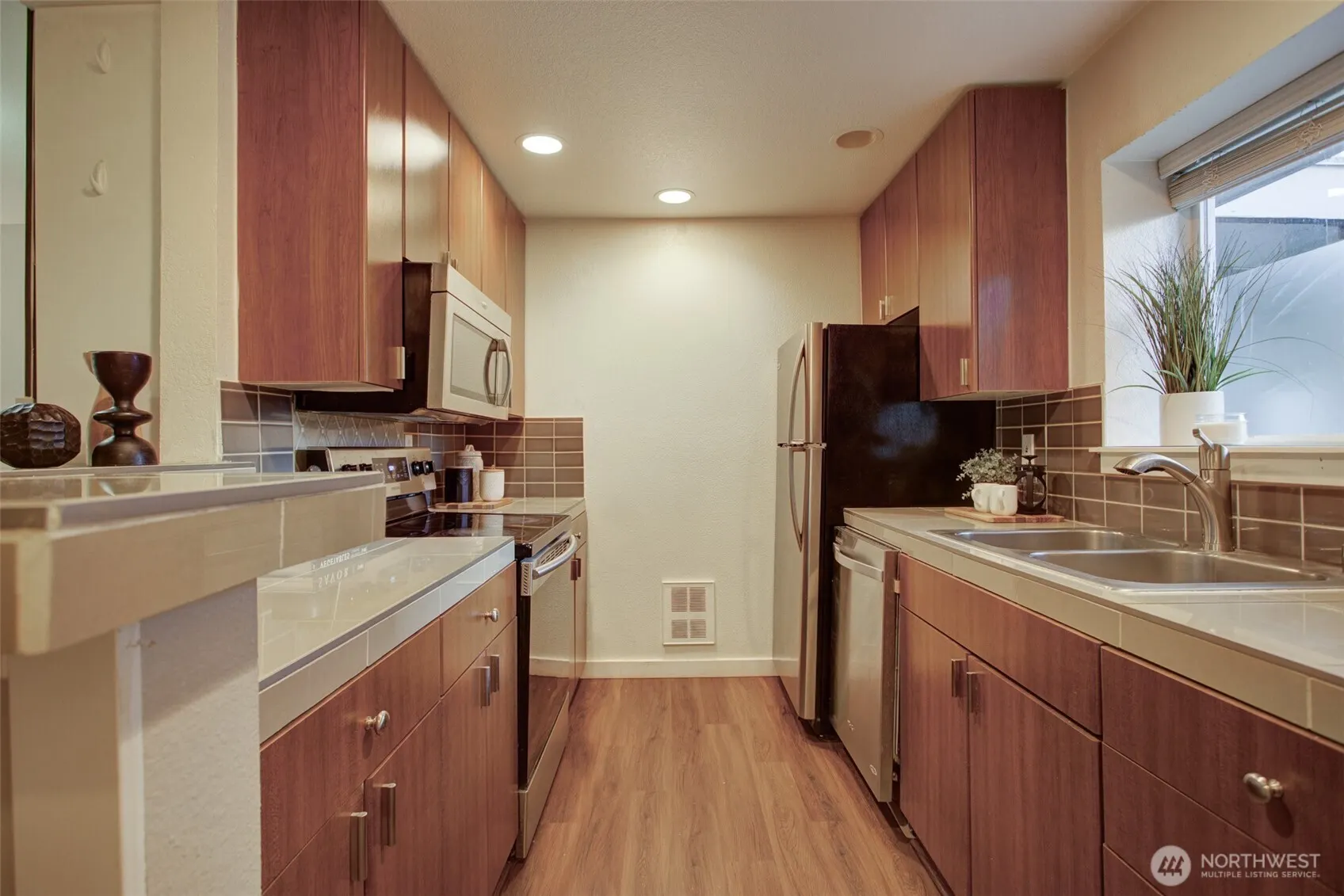 16101 Bothell Everett Hwy #D103, Mill Creek, WA 98012