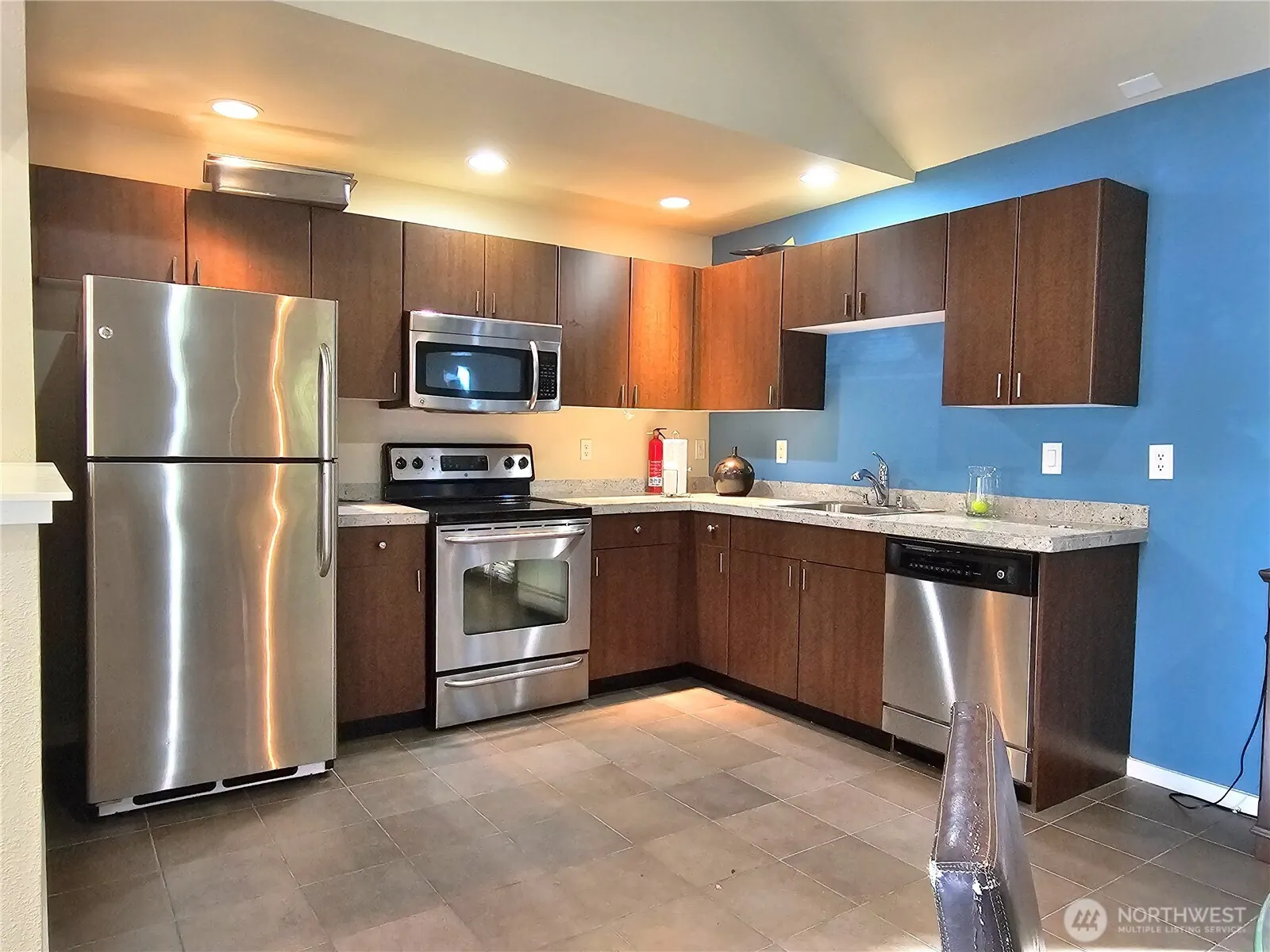 16101 Bothell Everett Hwy #D103, Mill Creek, WA 98012