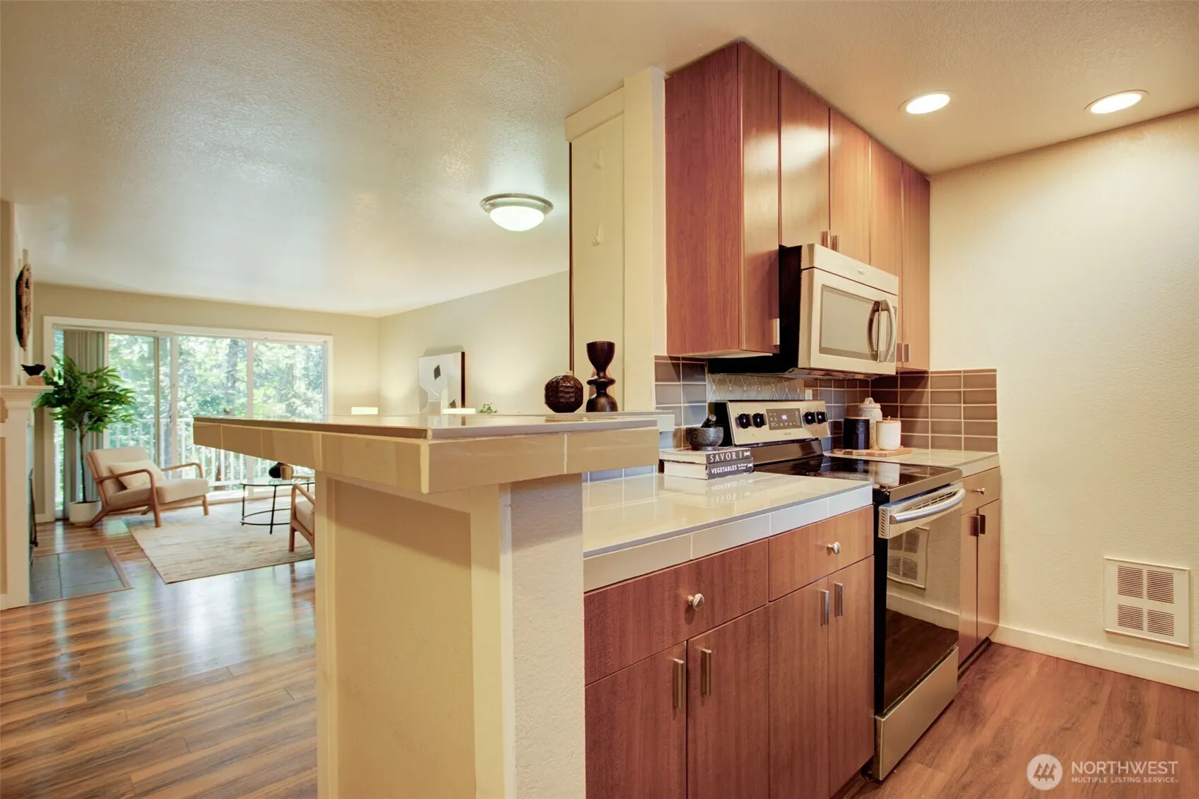 16101 Bothell Everett Hwy #D103, Mill Creek, WA 98012