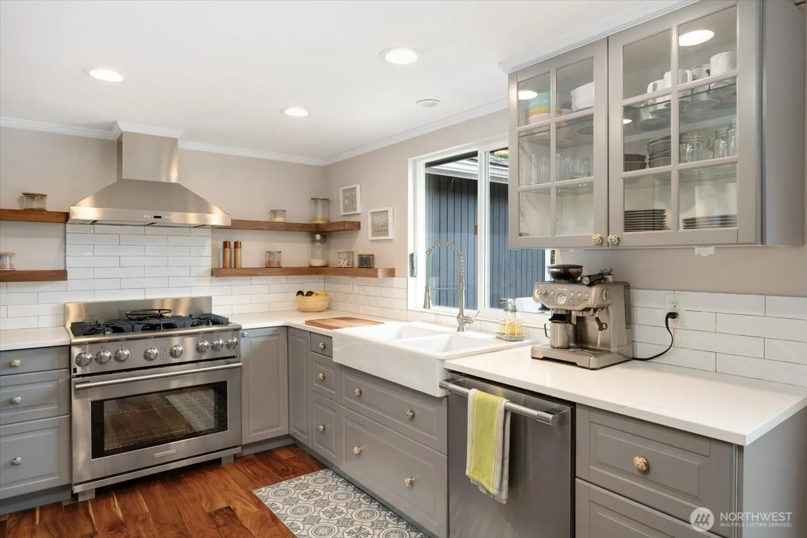 9008 NE 138 Place , Kirkland, WA 98034