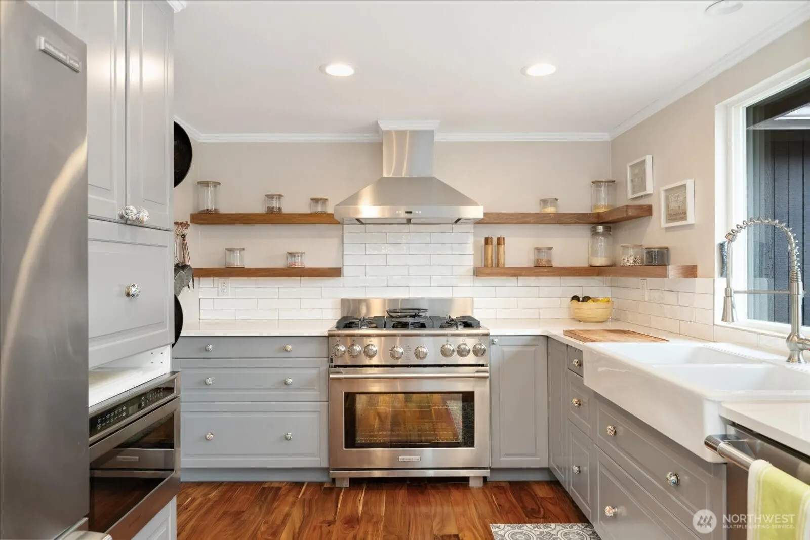 9008 NE 138 Place , Kirkland, WA 98034