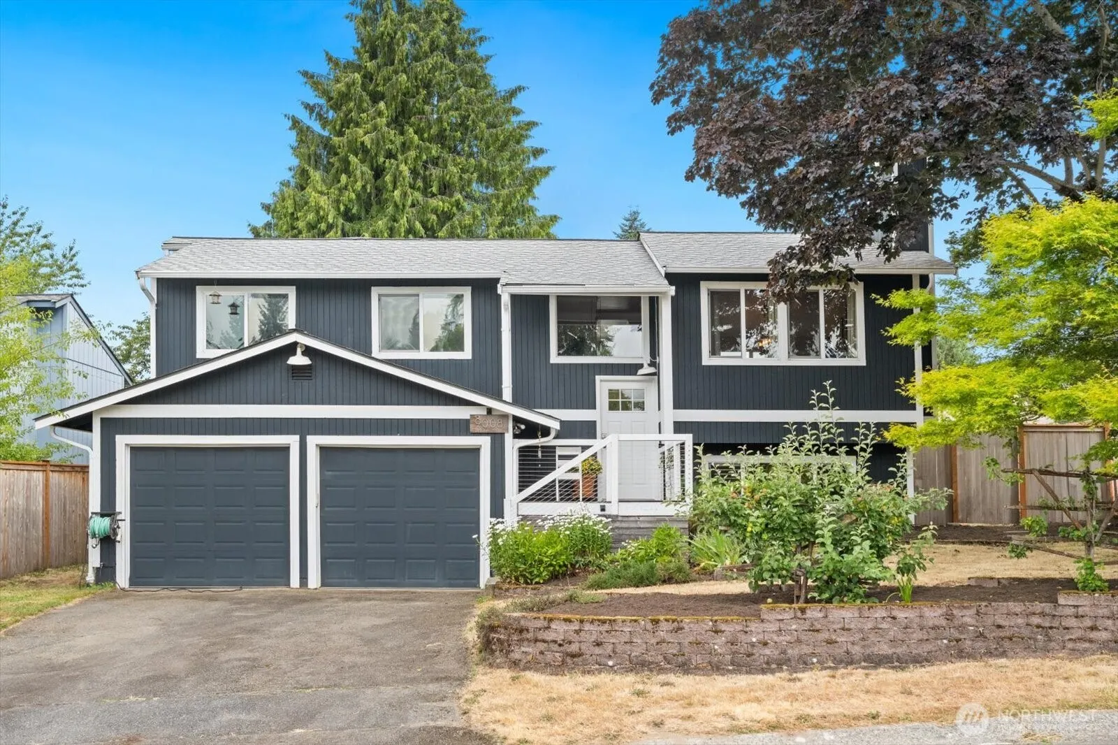 9008 NE 138 Place , Kirkland, WA 98034