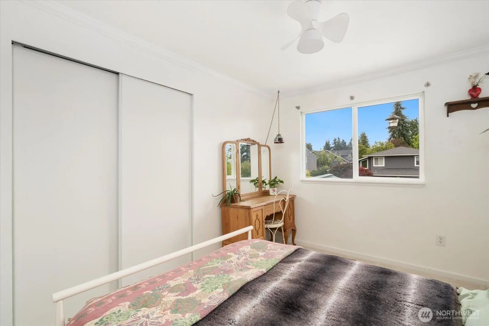9008 NE 138 Place , Kirkland, WA 98034