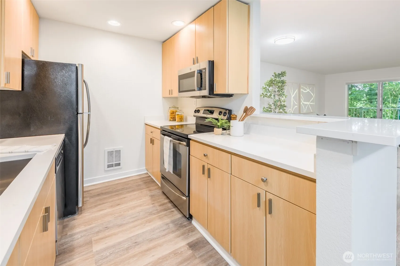16101 Bothell Everett Hwy #E103, Mill Creek, WA 98012
