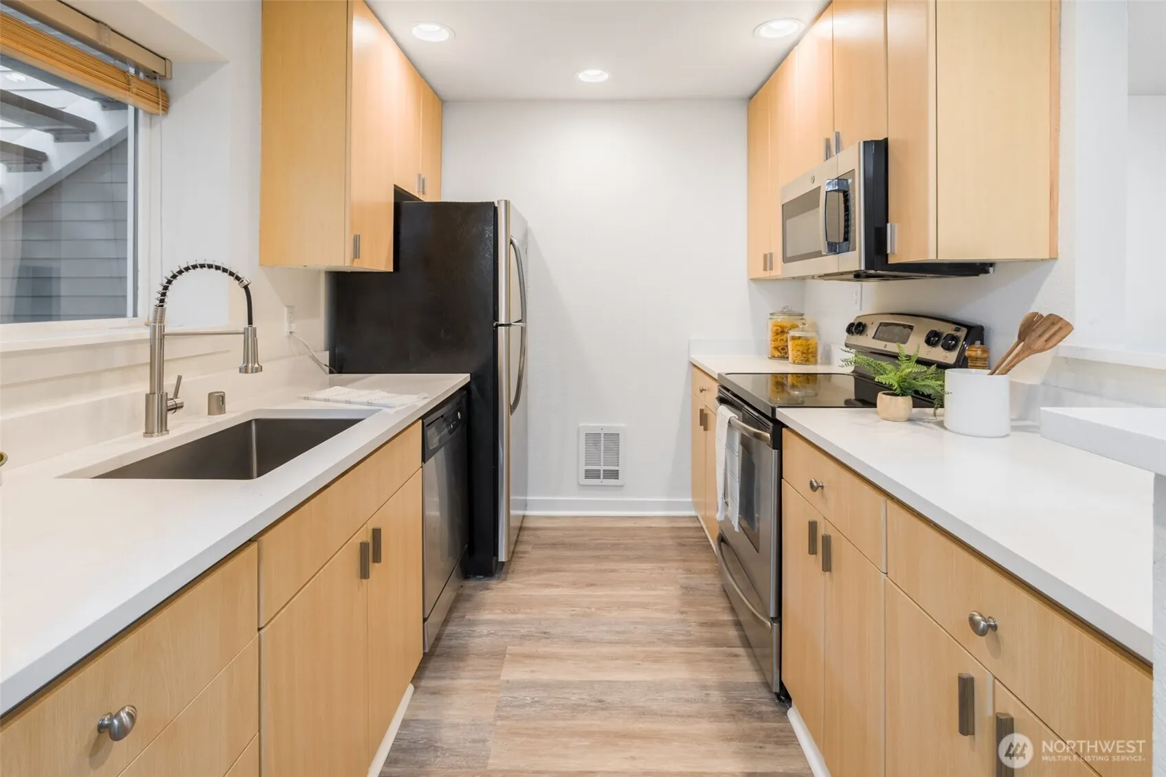 16101 Bothell Everett Hwy #E103, Mill Creek, WA 98012