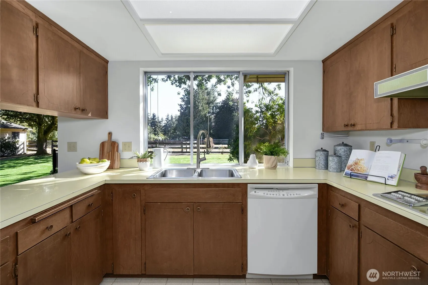 6140 130th Avenue NE, Kirkland, WA 98033
