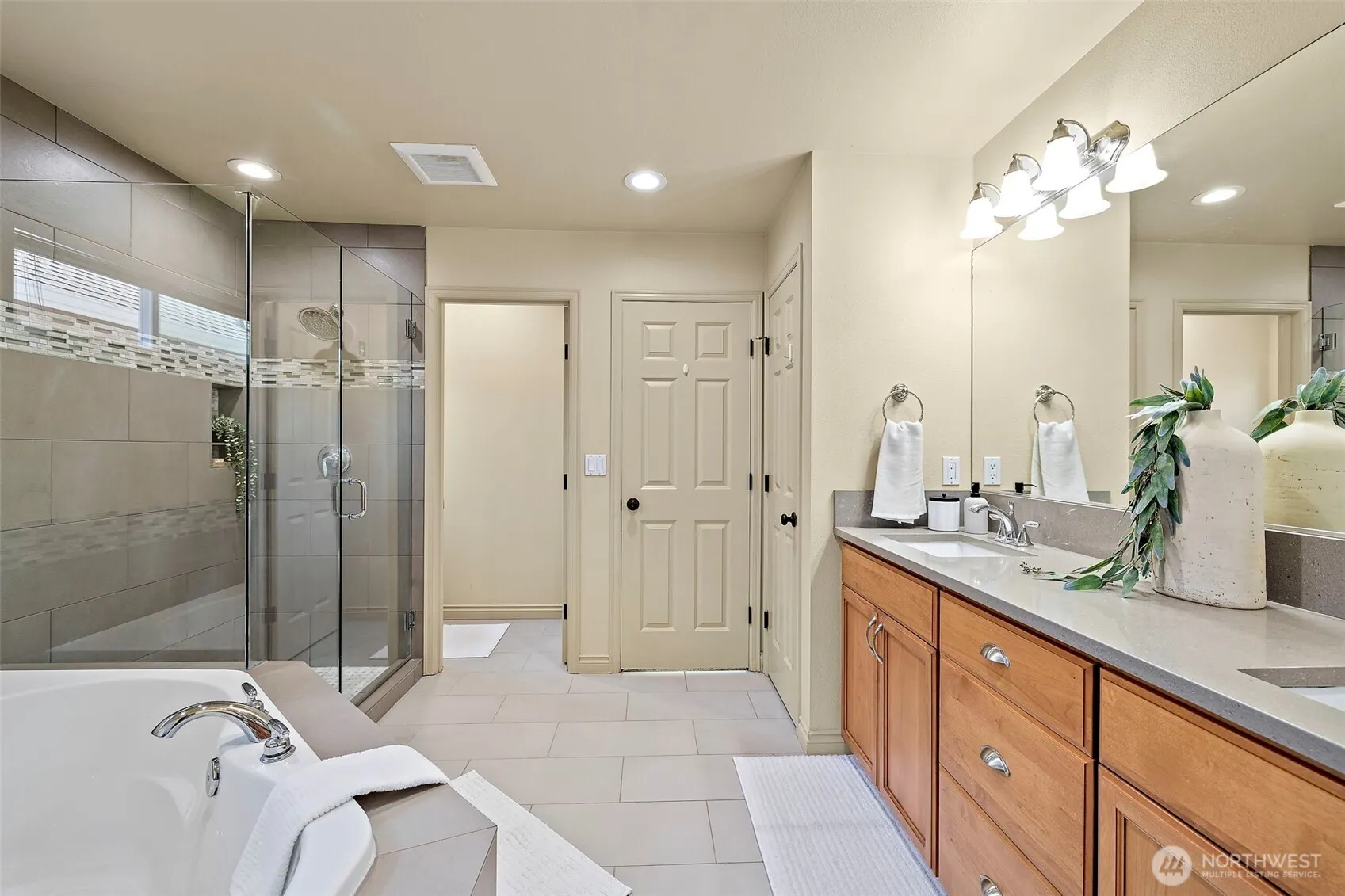 9351 222nd Ave NE, Redmond, WA 98053