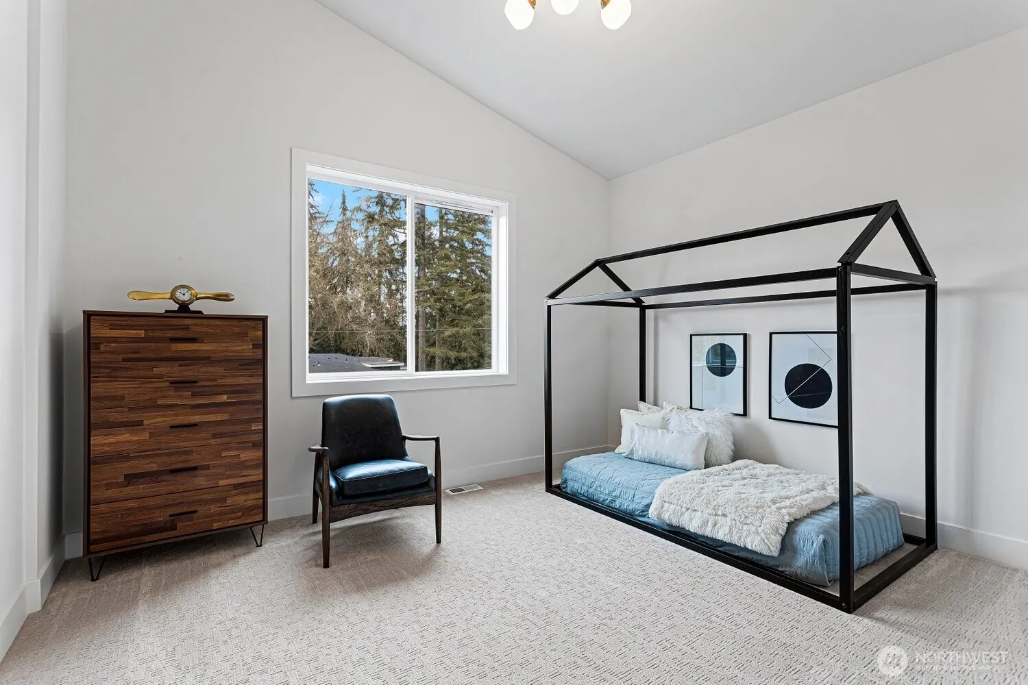 14 158th Place NE, Bellevue, WA 98008