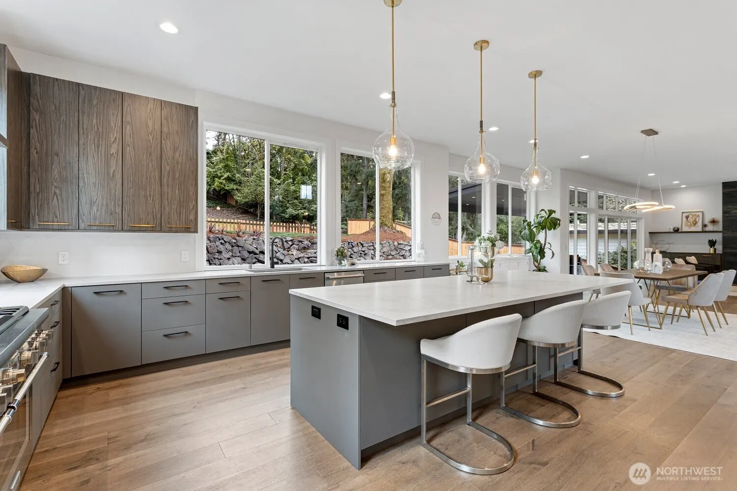 14 158th Place NE, Bellevue, WA 98008