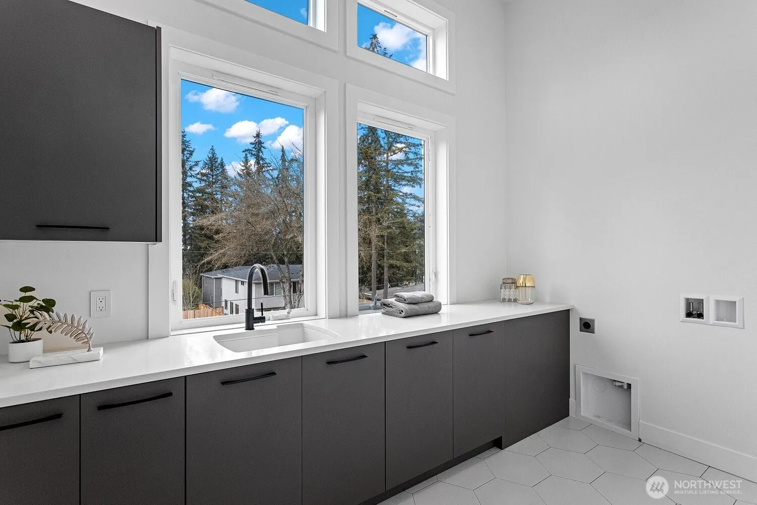 14 158th Place NE, Bellevue, WA 98008