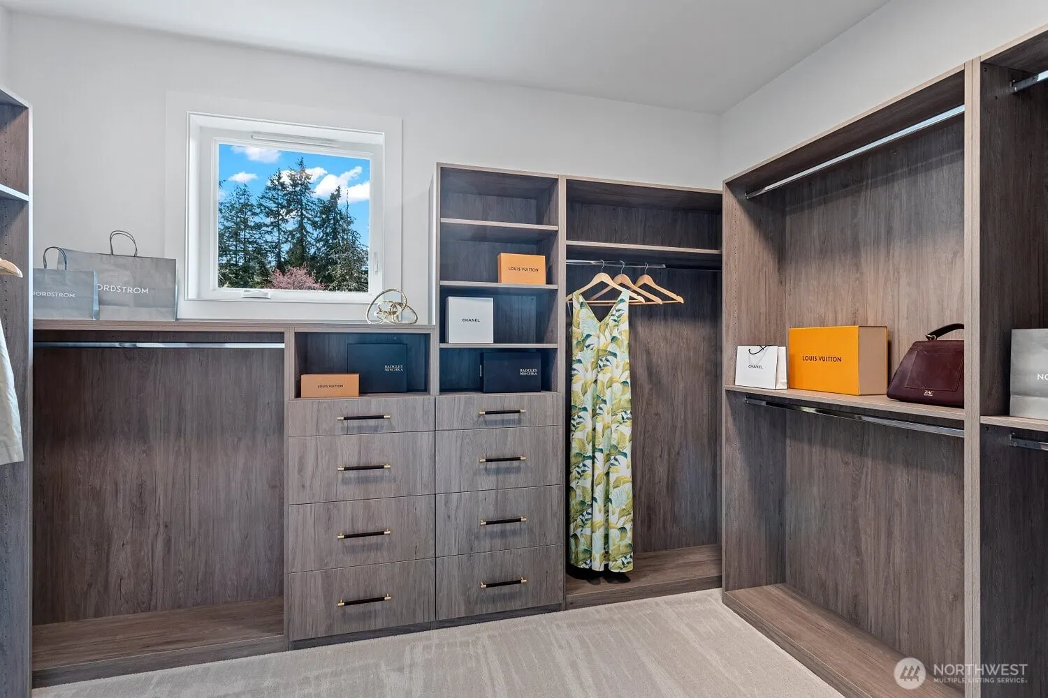 14 158th Place NE, Bellevue, WA 98008