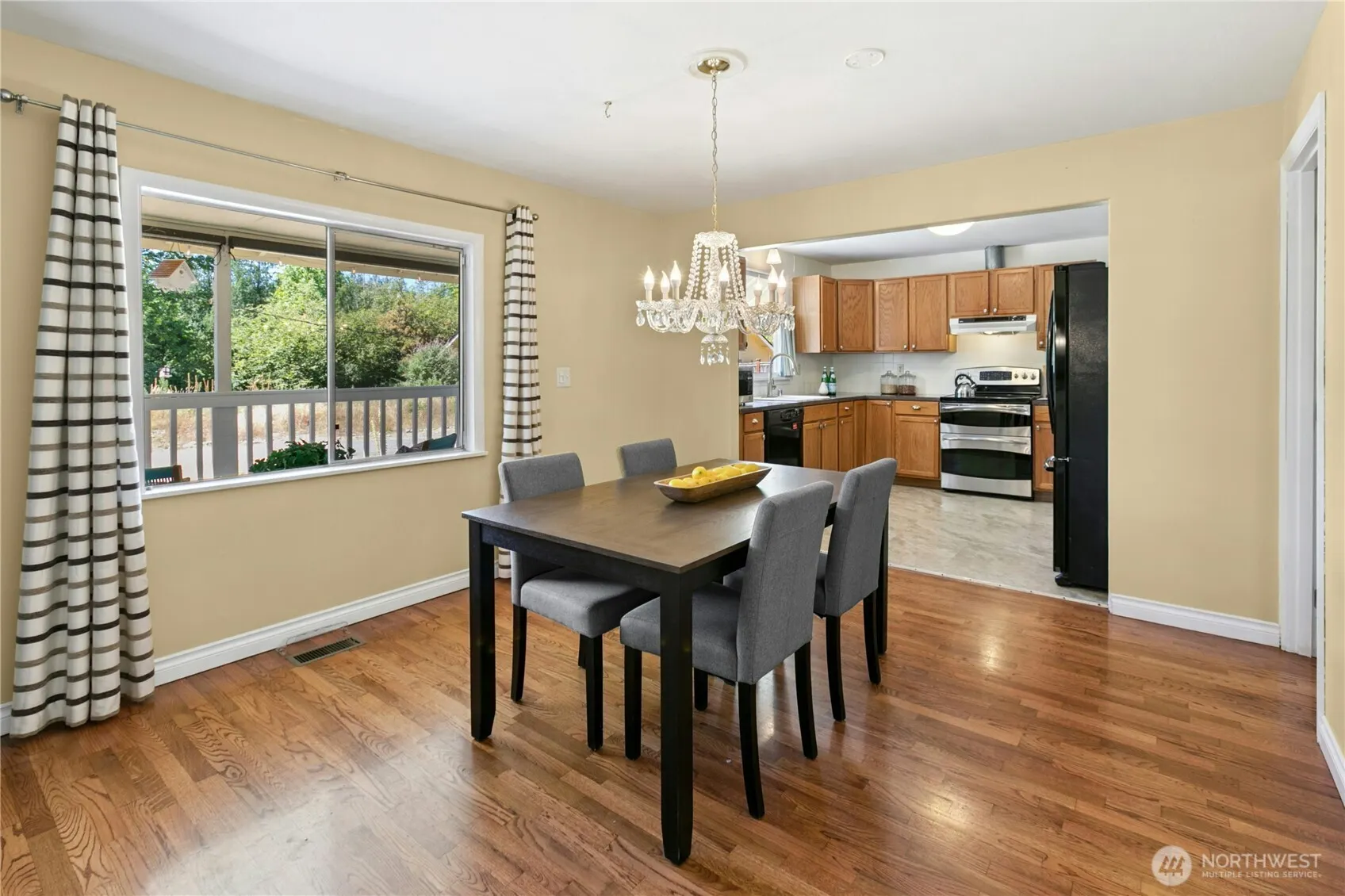 21614 SE May Valley Rd , Issaquah, WA 98027