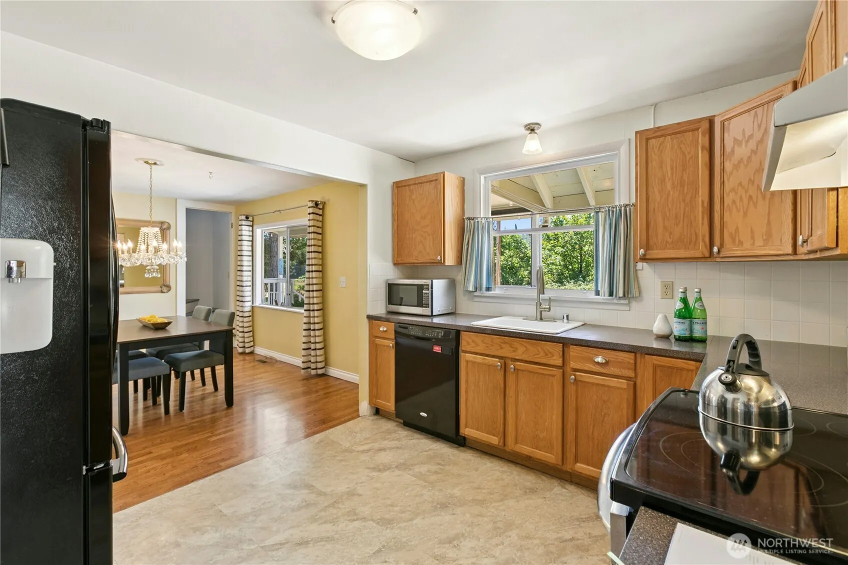 21614 SE May Valley Rd , Issaquah, WA 98027