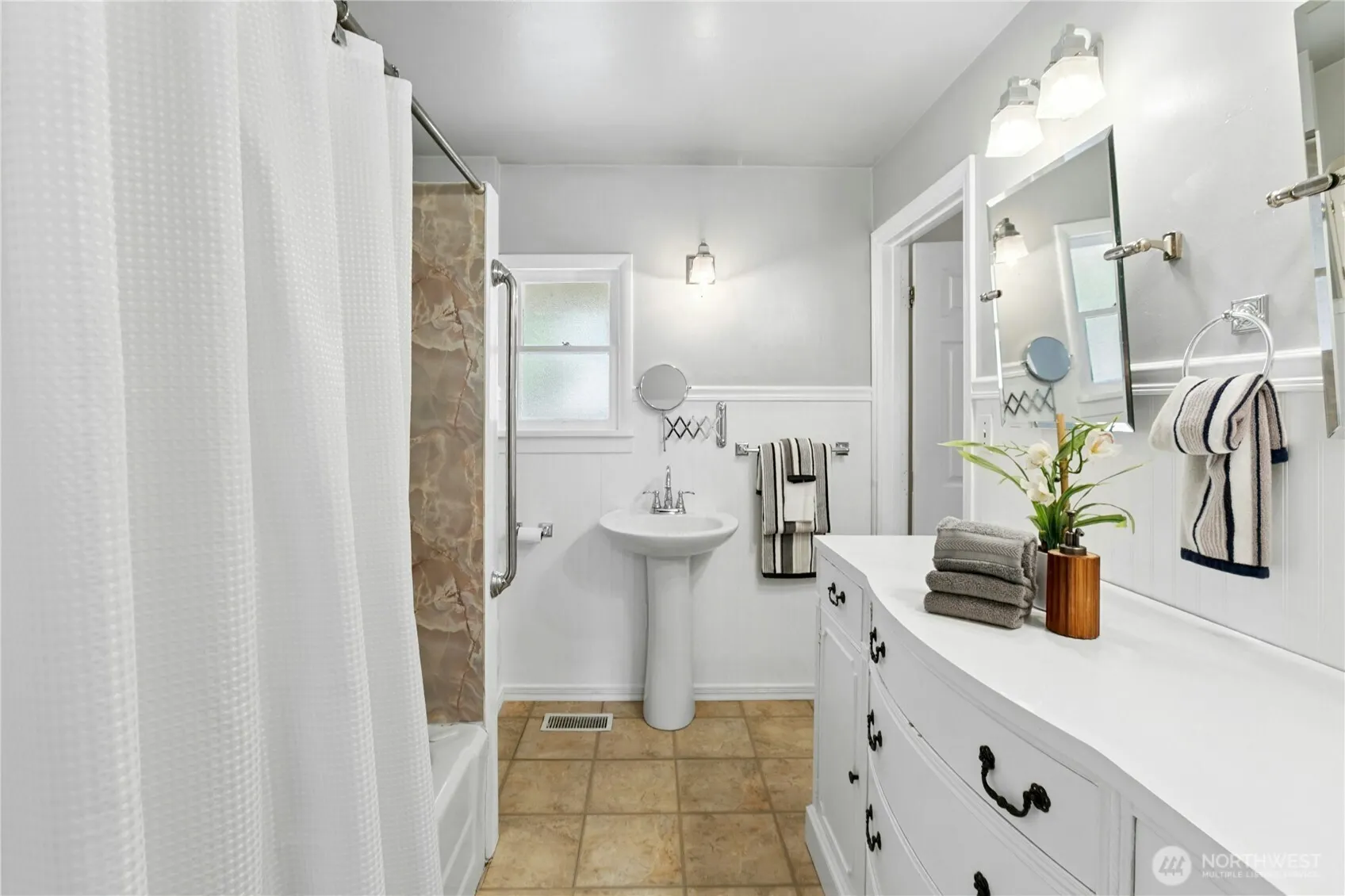 21614 SE May Valley Rd , Issaquah, WA 98027