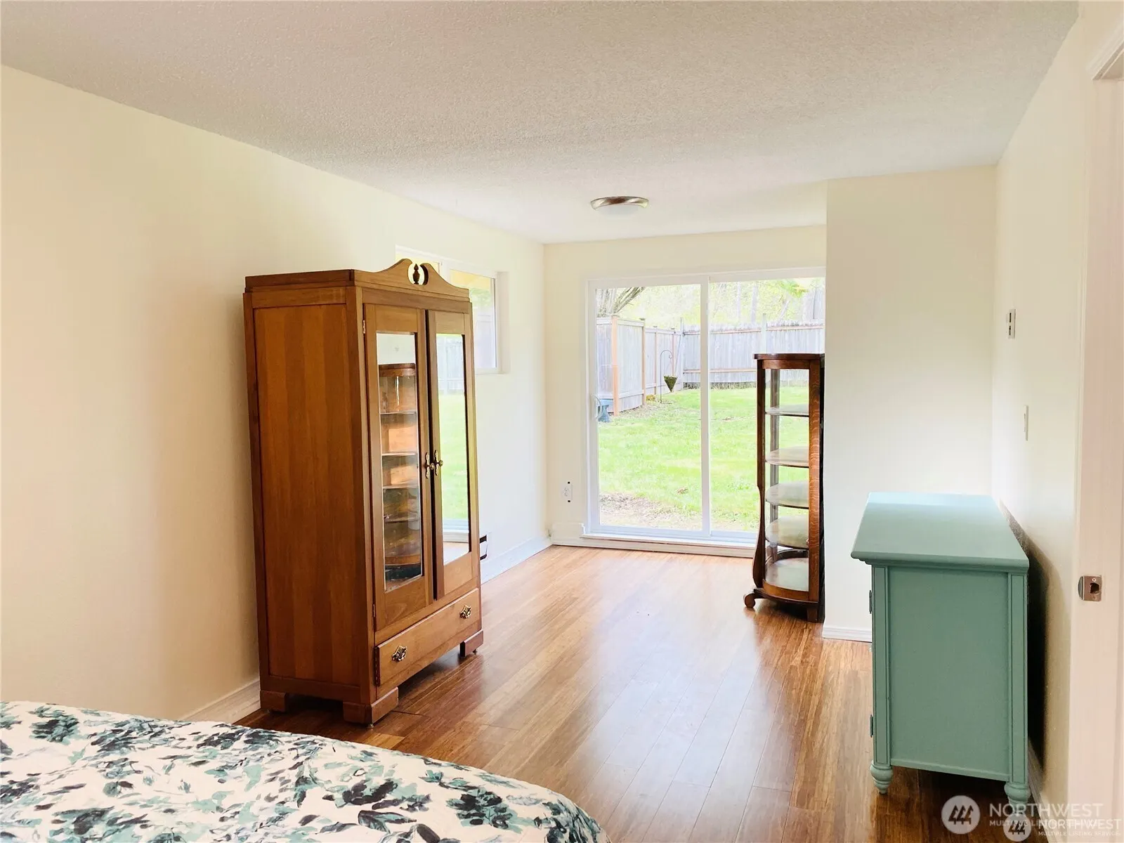 21614 SE May Valley Rd , Issaquah, WA 98027