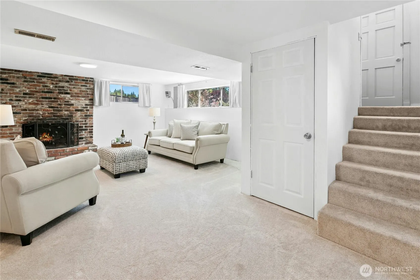 21614 SE May Valley Rd , Issaquah, WA 98027