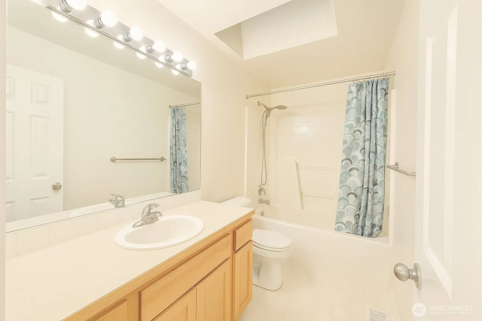 22926 SE 13th Way , Sammamish, WA 98075