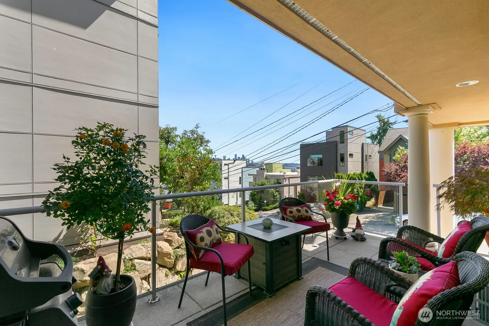 2100 Thorndyke Avenue W #101, Seattle, WA 98199