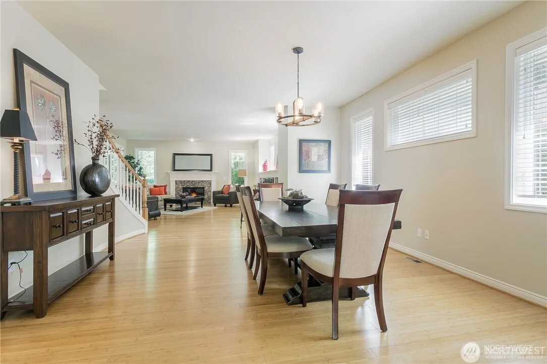818 S 36th Place , Renton, WA 98055