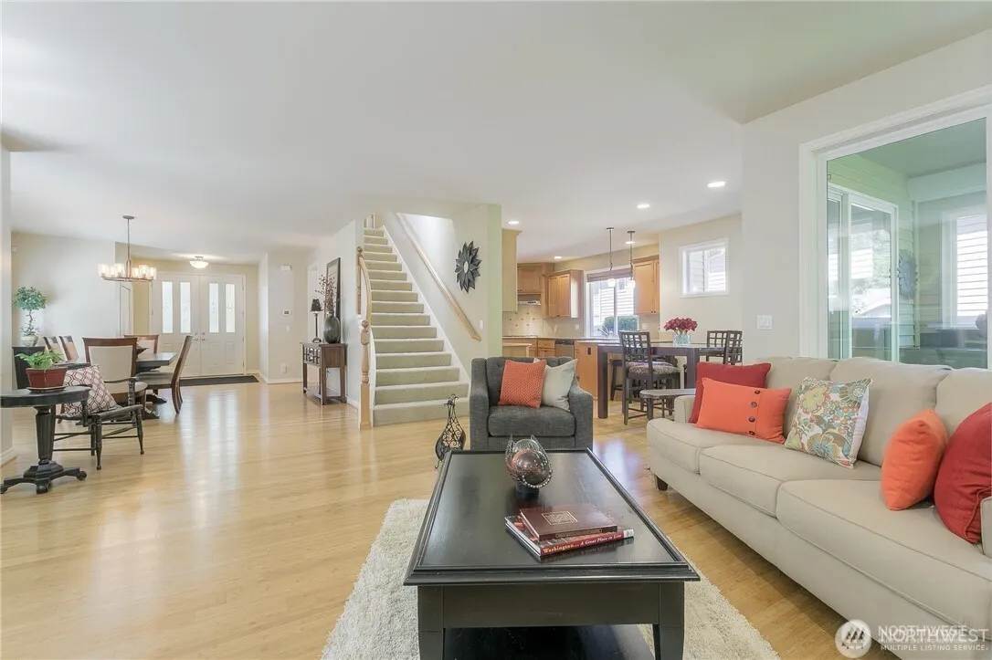 818 S 36th Place , Renton, WA 98055