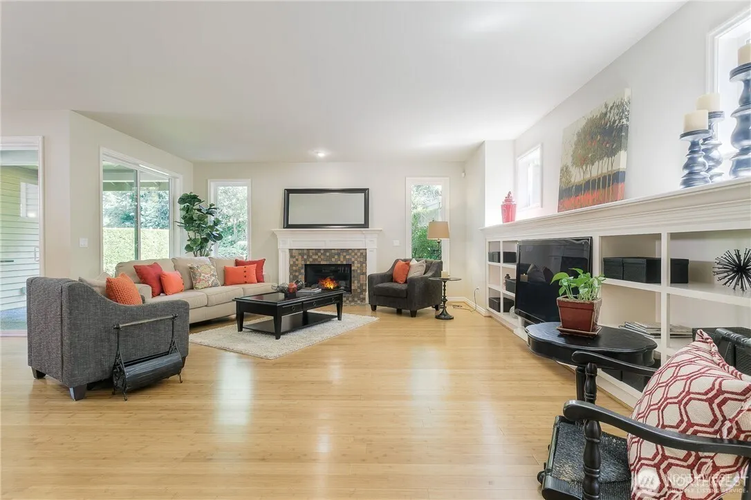 818 S 36th Place , Renton, WA 98055