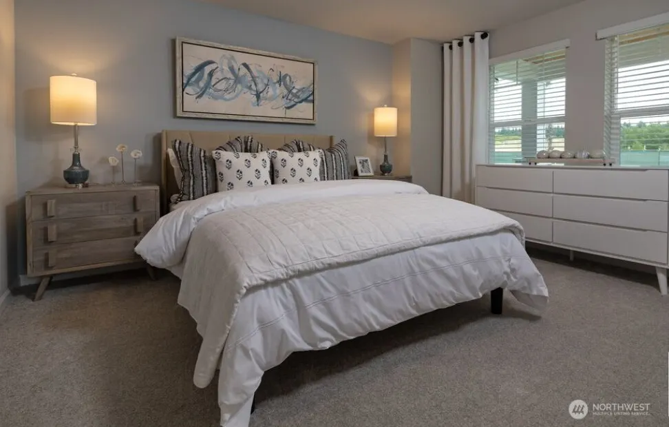 19288 NE 69th Circle #101, Redmond, WA 98052