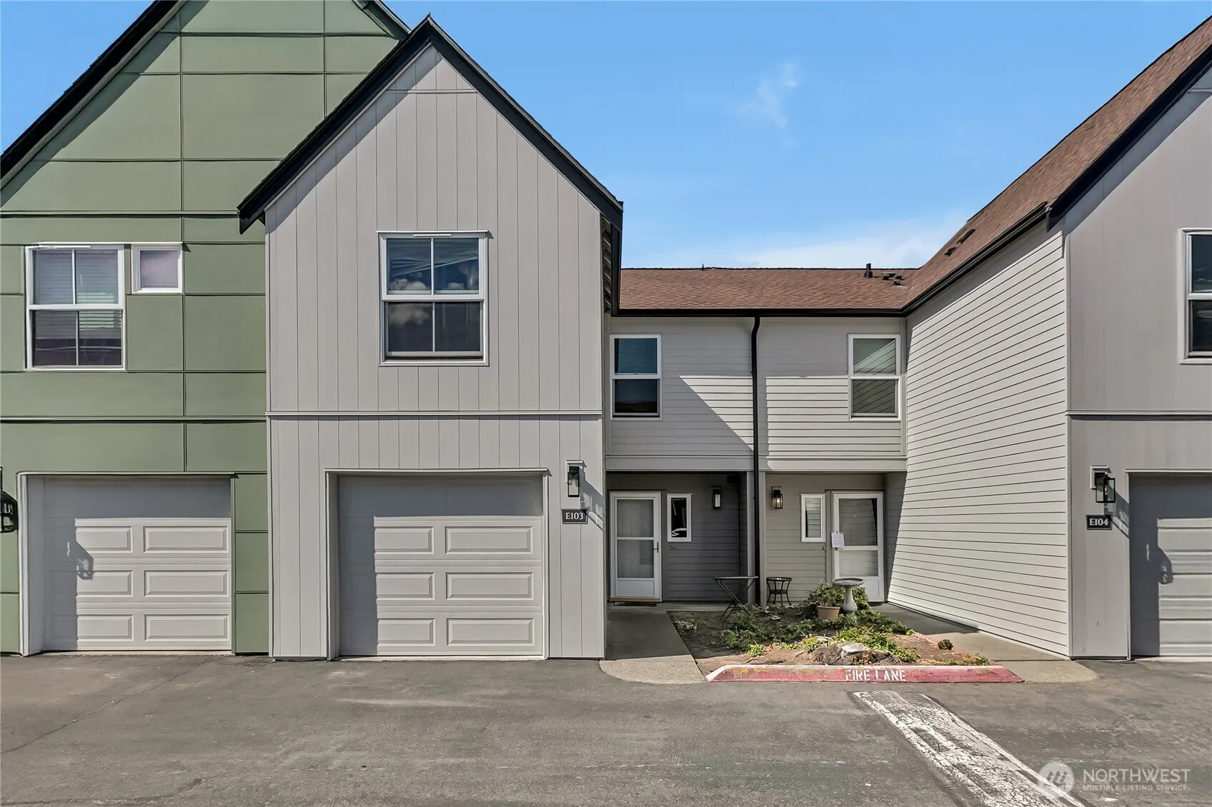 6706 S 239th Place #E103, Kent, WA 98032