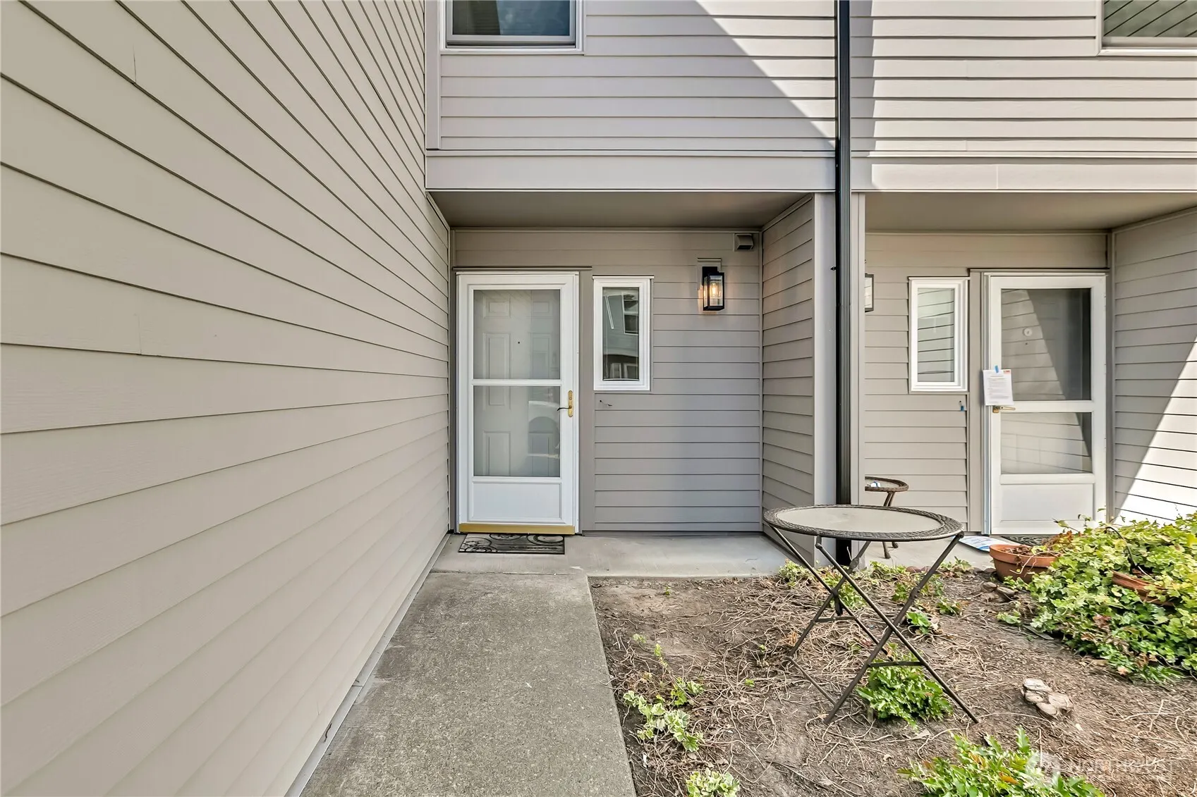 6706 S 239th Place #E103, Kent, WA 98032