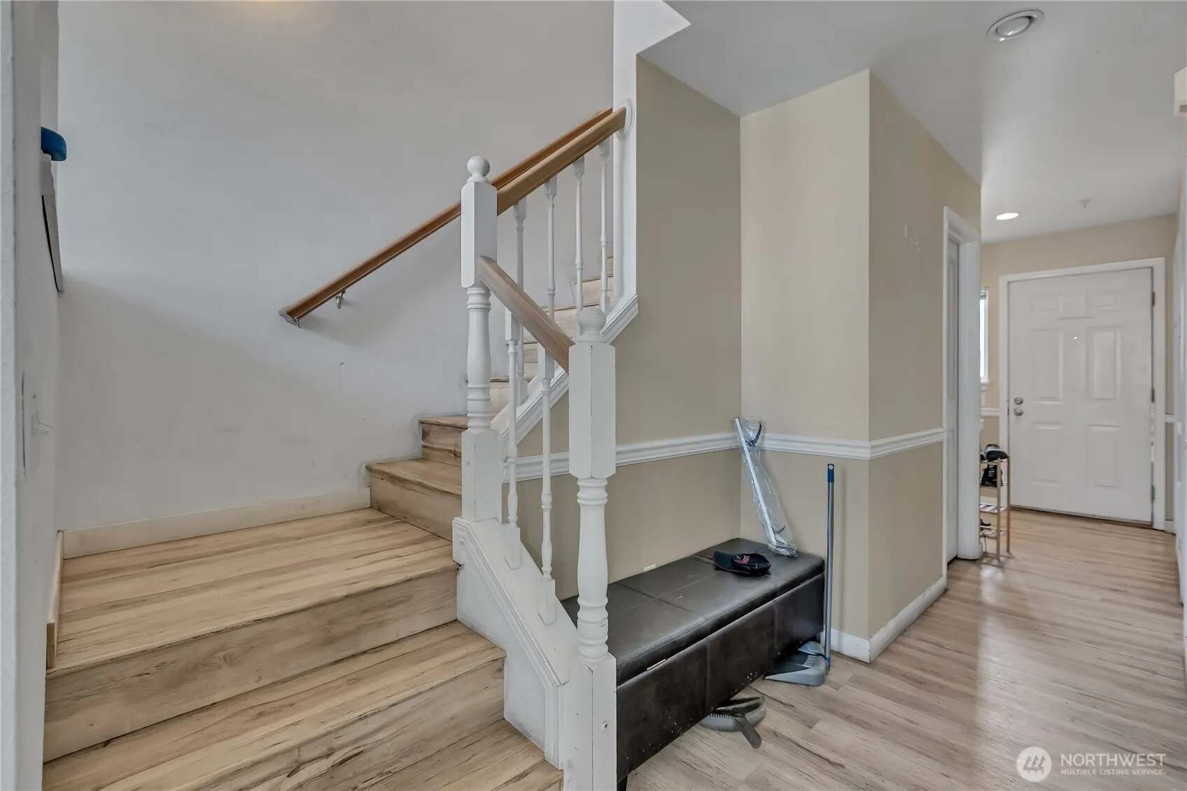 6706 S 239th Place #E103, Kent, WA 98032