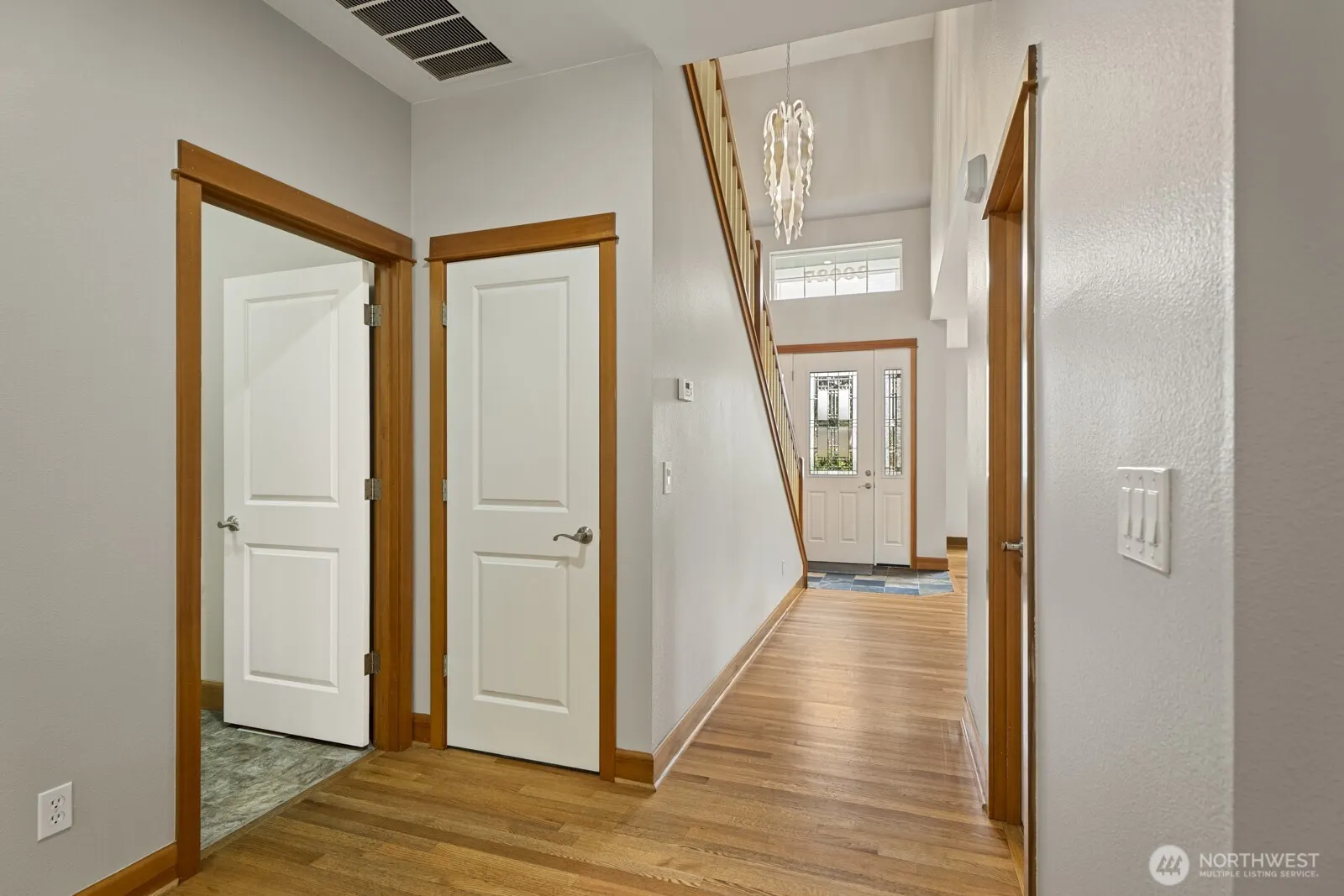 20027 10th Avenue W, Lynnwood, WA 98036