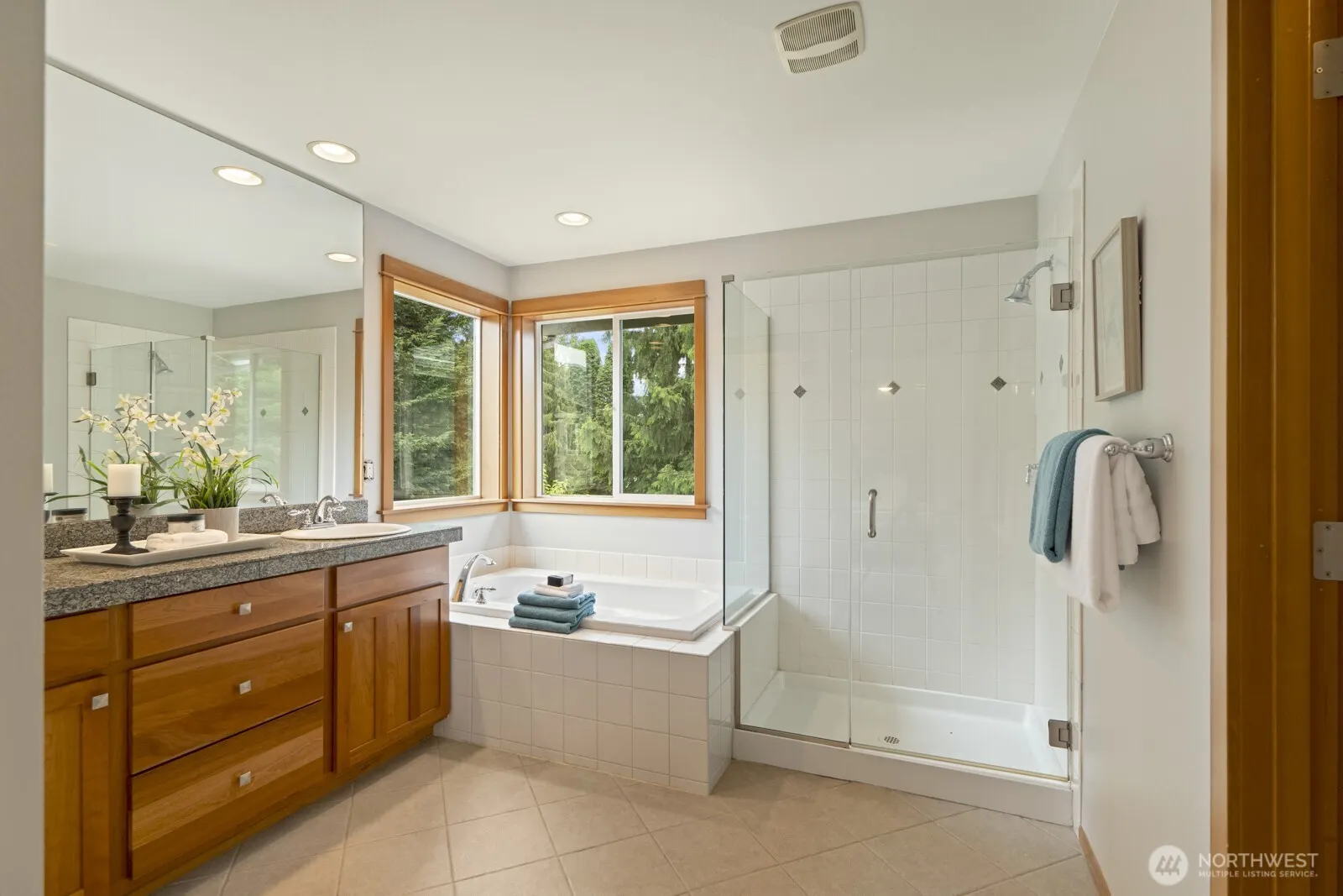 20027 10th Avenue W, Lynnwood, WA 98036