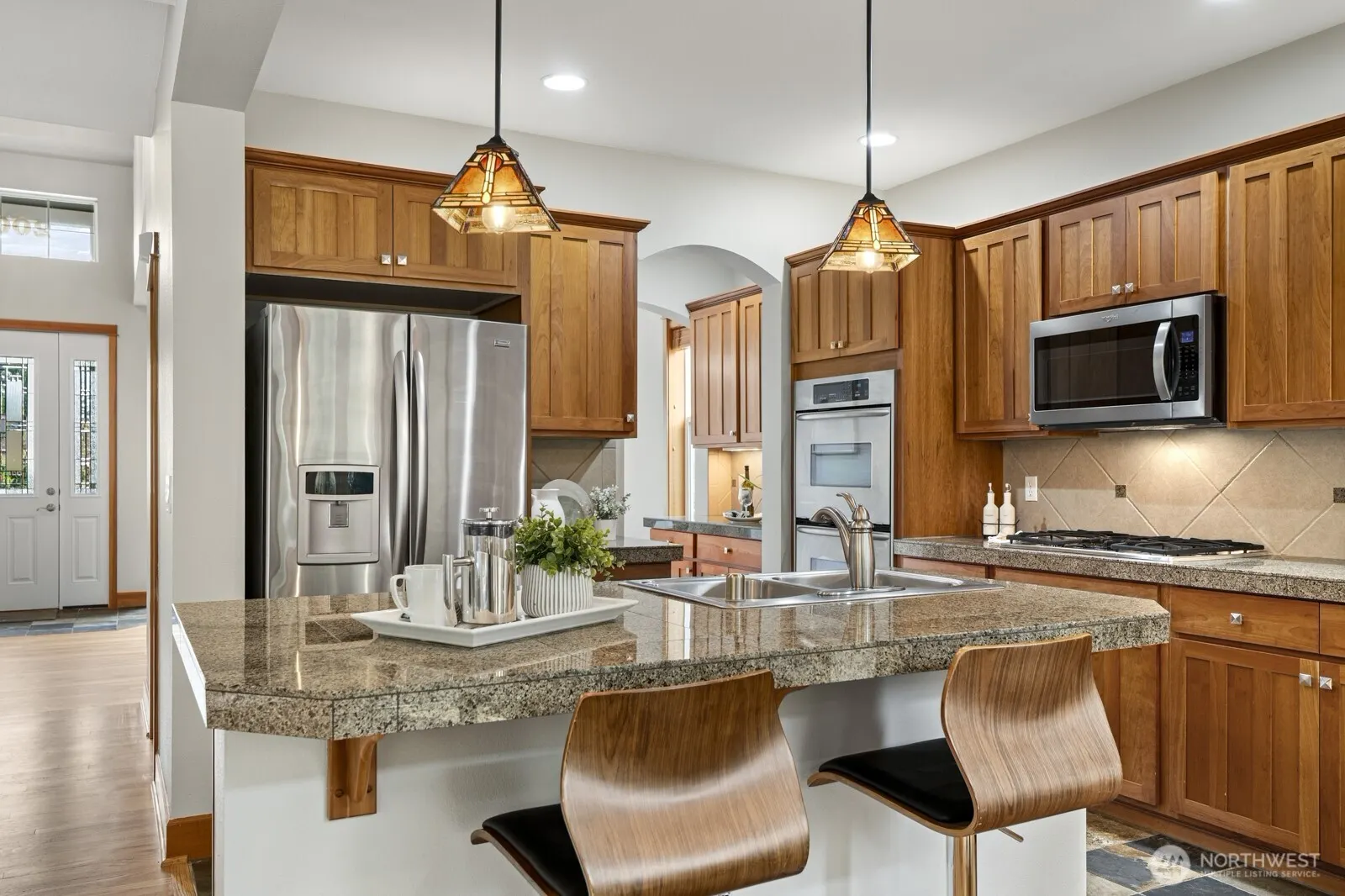 20027 10th Avenue W, Lynnwood, WA 98036