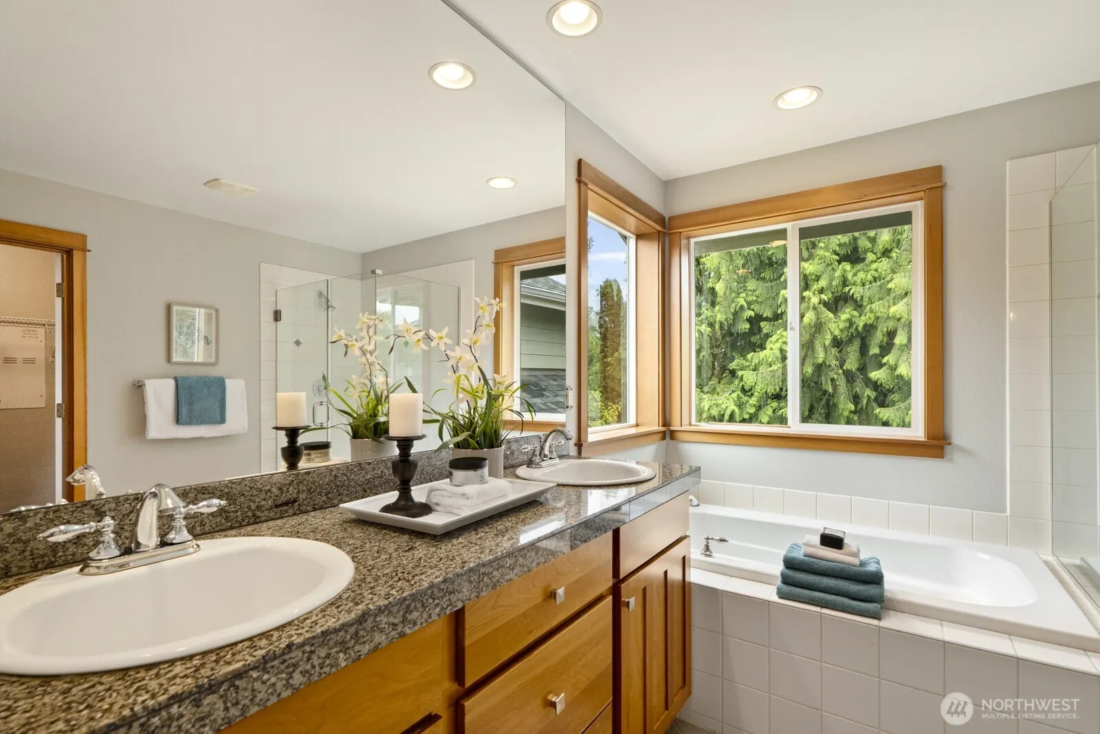 20027 10th Avenue W, Lynnwood, WA 98036
