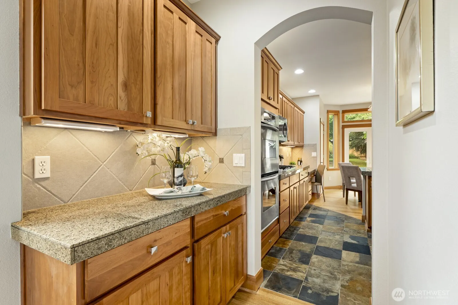 20027 10th Avenue W, Lynnwood, WA 98036