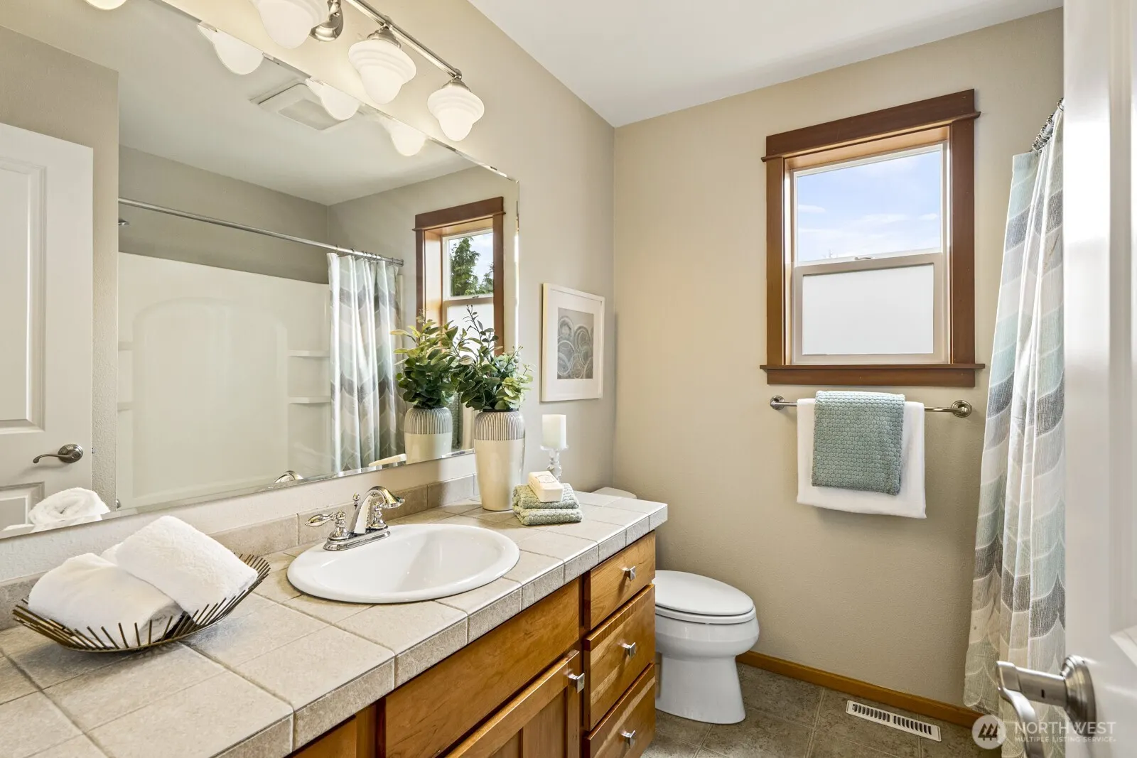 20027 10th Avenue W, Lynnwood, WA 98036