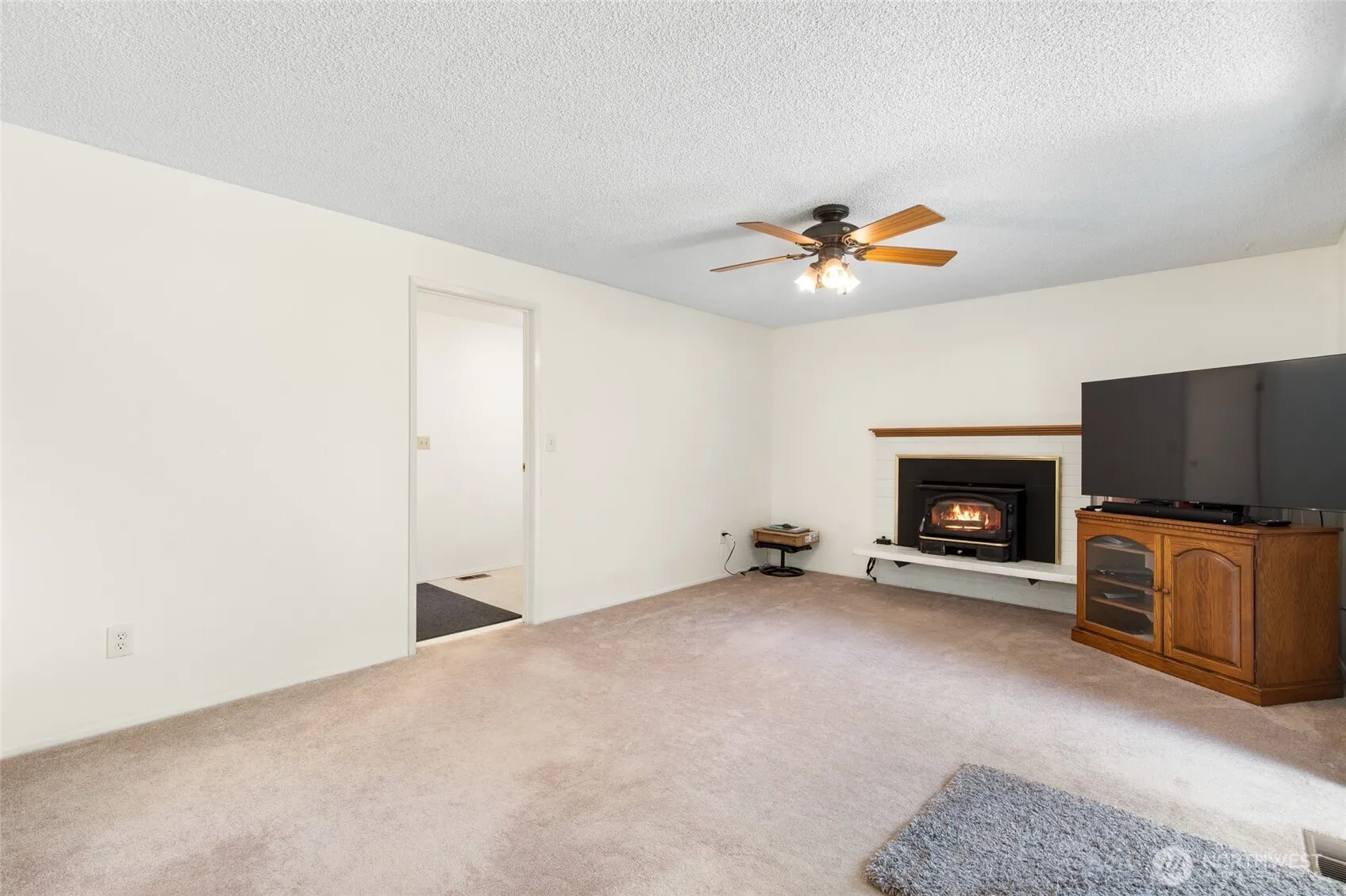 17094 142nd Place NE, Woodinville, WA 98072