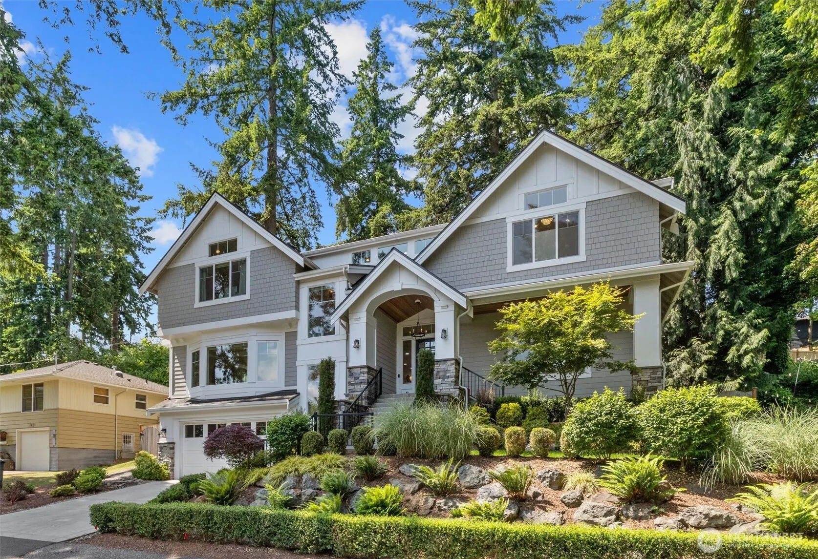 1415 109th Avenue SE, Bellevue, WA 98004