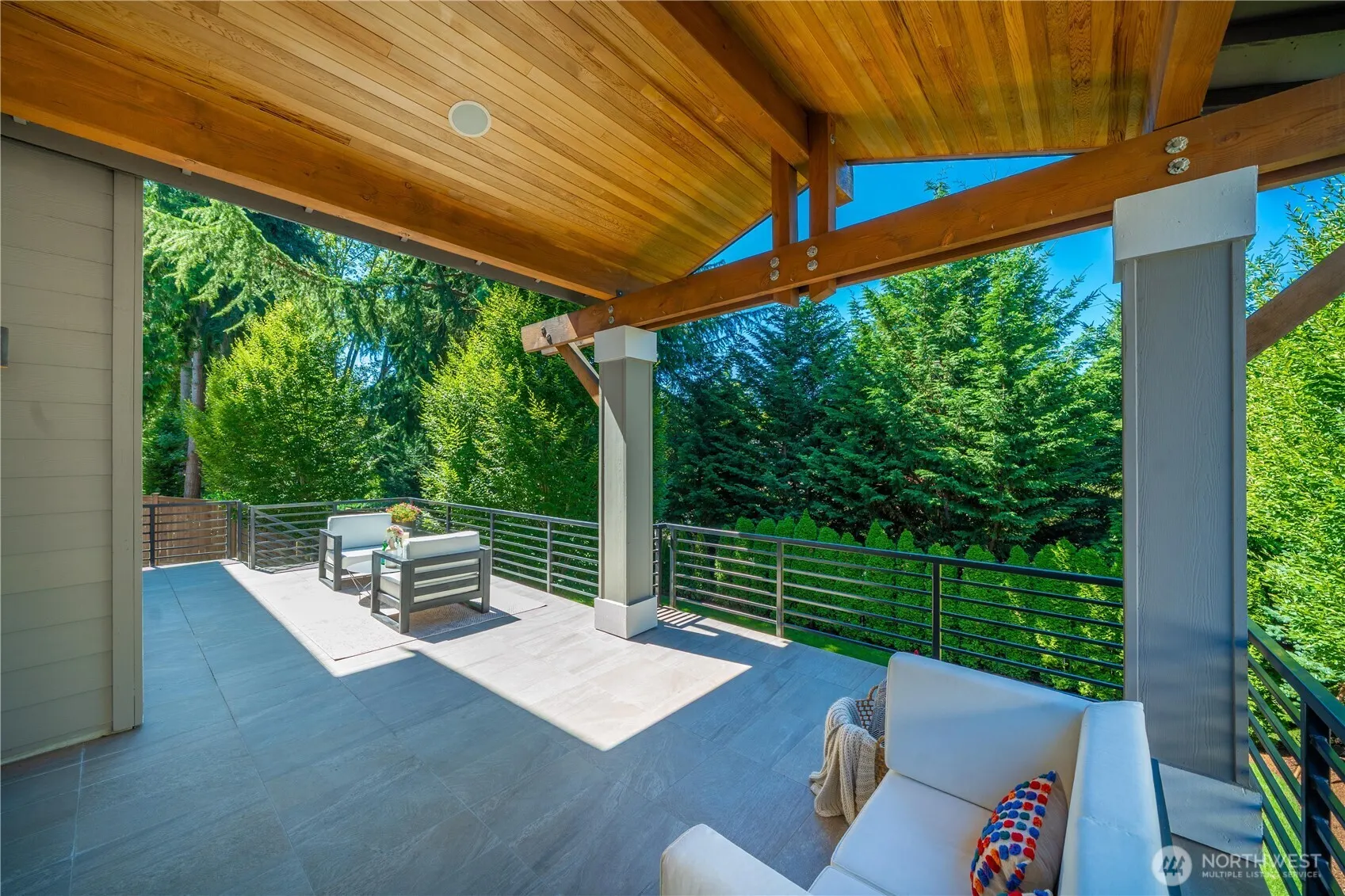 2005 105th Avenue NE, Bellevue, WA 98004