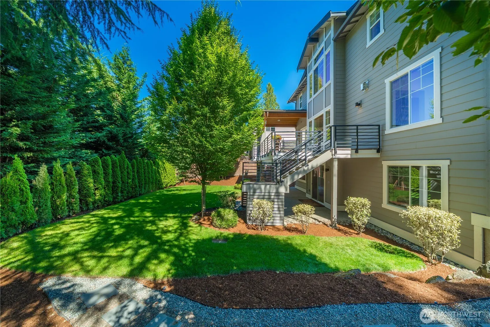 2005 105th Avenue NE, Bellevue, WA 98004