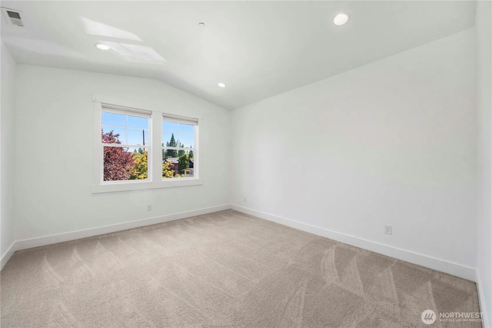 2005 105th Avenue NE, Bellevue, WA 98004