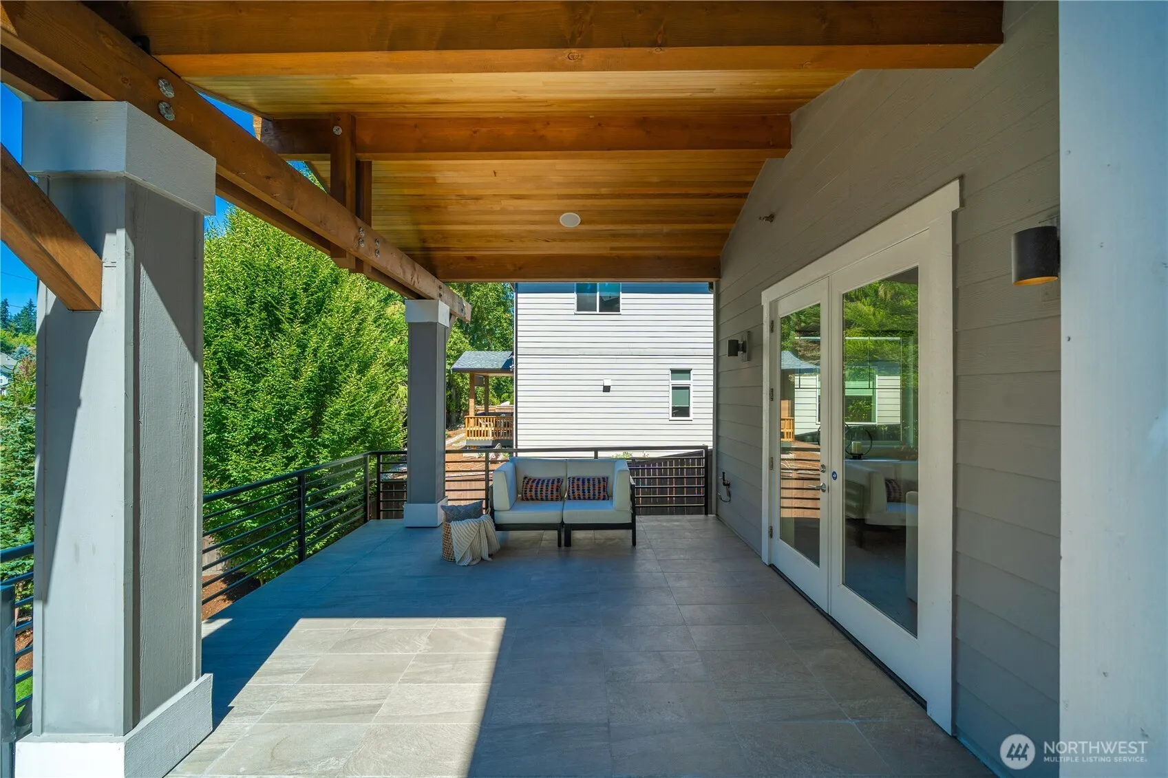 2005 105th Avenue NE, Bellevue, WA 98004