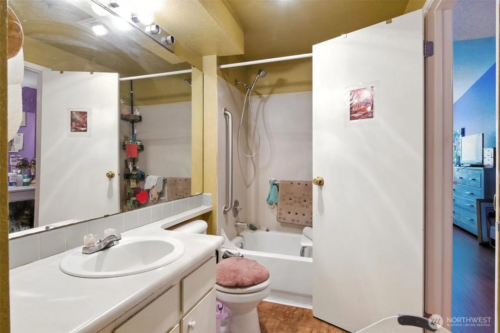 25131 98th Place S #E302, Kent, WA 98030