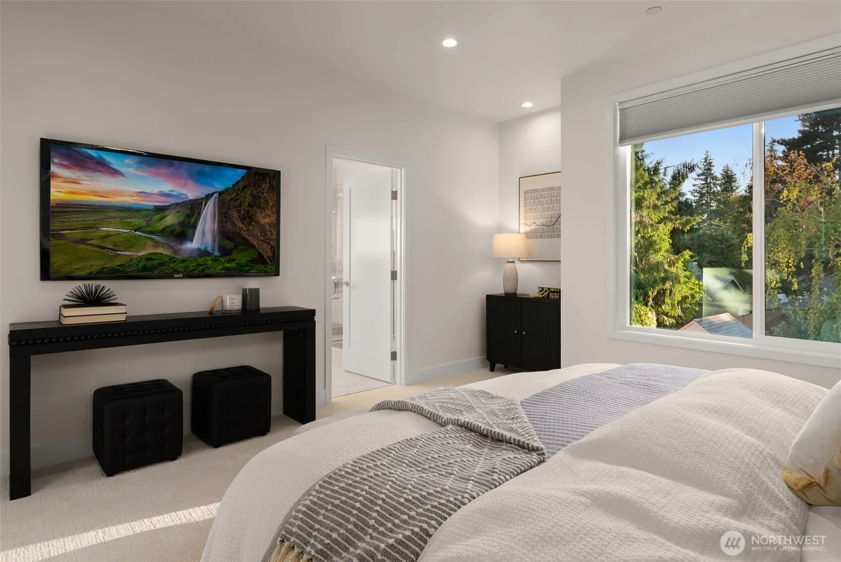 13043 111th Avenue NE, Kirkland, WA 98034