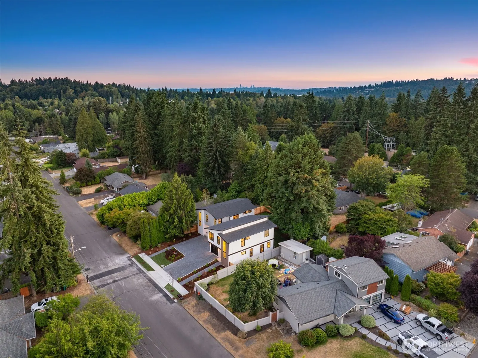 13043 111th Avenue NE, Kirkland, WA 98034